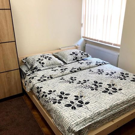 Gil Apartments, Korzo 7,2 Centre Ujgorod Dış mekan fotoğraf