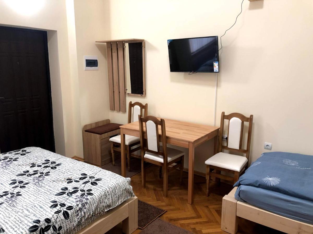 Gil Apartments, Korzo 7,2 Centre Ujgorod Dış mekan fotoğraf