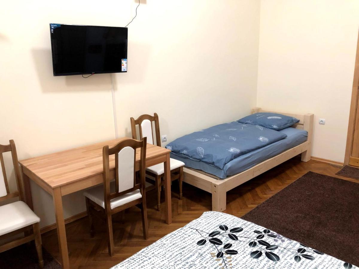 Gil Apartments, Korzo 7,2 Centre Ujgorod Dış mekan fotoğraf